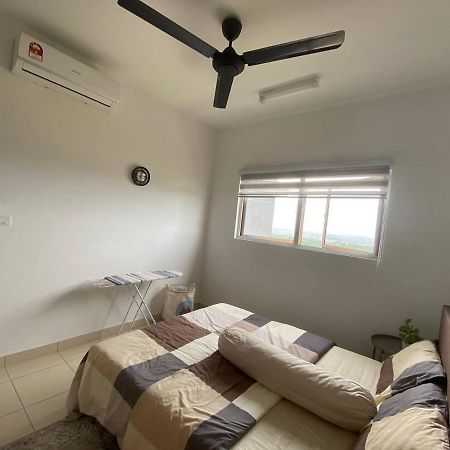 Alanis D'Semporna Homestay Sepang Exterior photo