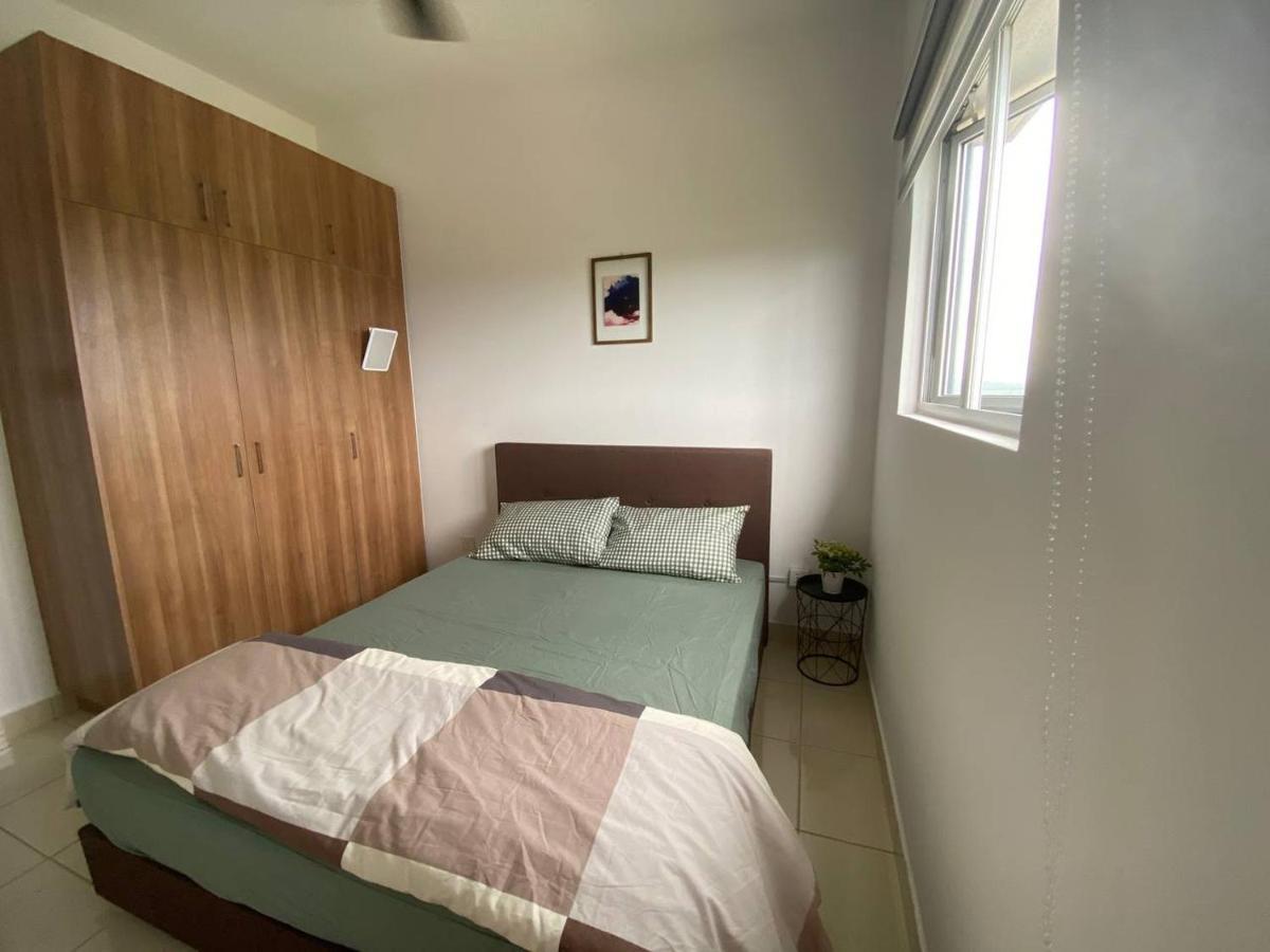 Alanis D'Semporna Homestay Sepang Exterior photo