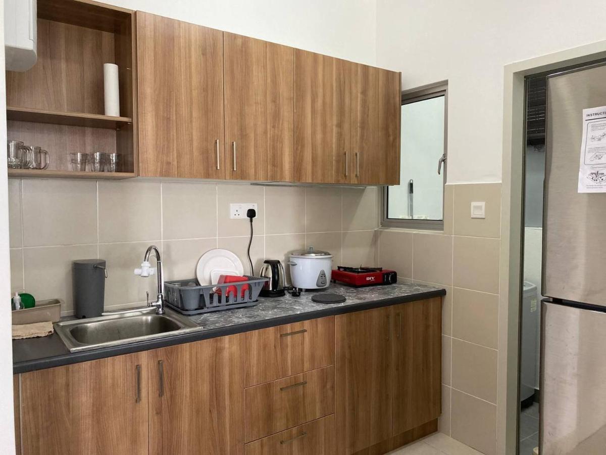 Alanis D'Semporna Homestay Sepang Exterior photo